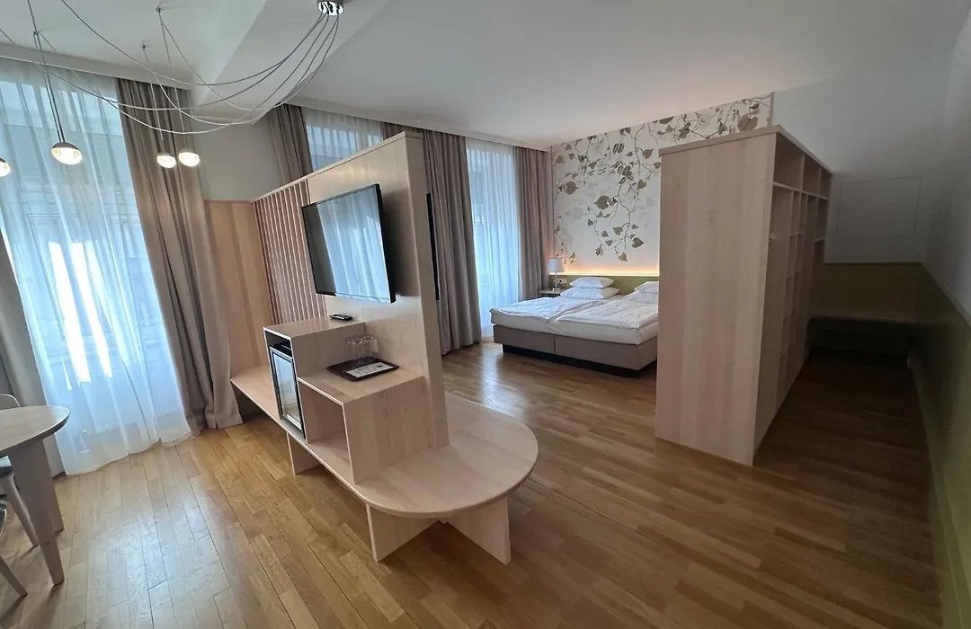 Hotel Caroline-1