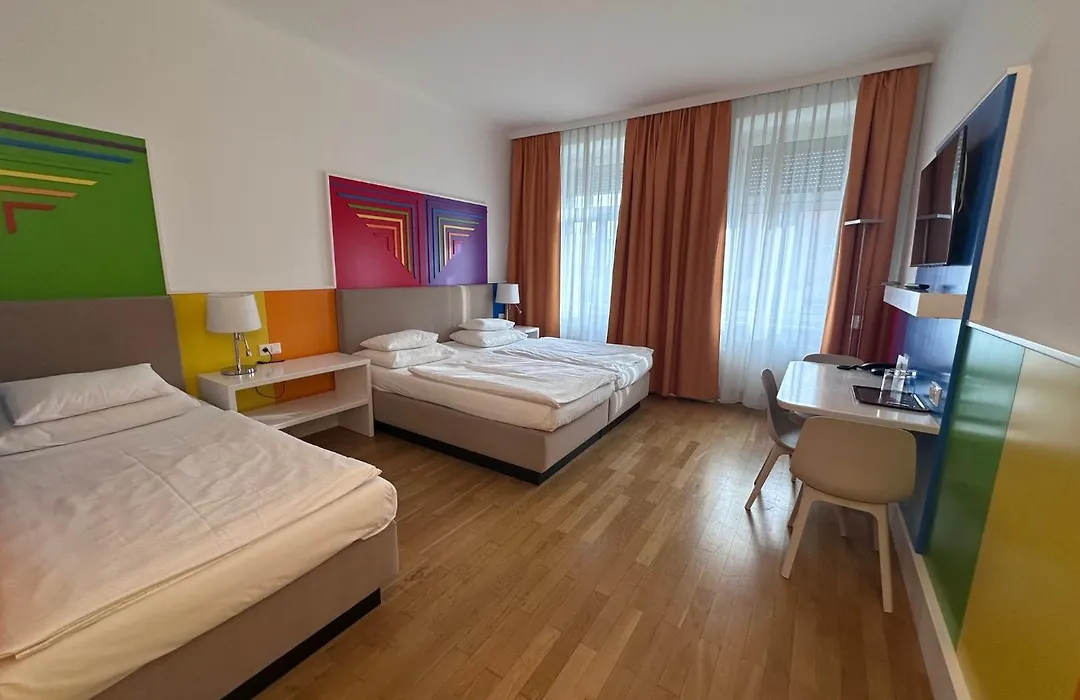 Hotel Caroline-1