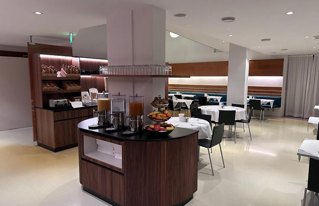 Hotel Caroline-1